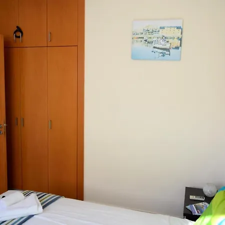 Aquamarine & * Paralimni